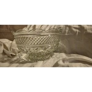 Vintage Diamond‎ Point Glass Pedestal Bowl – Scalloped Rim Candy Dish